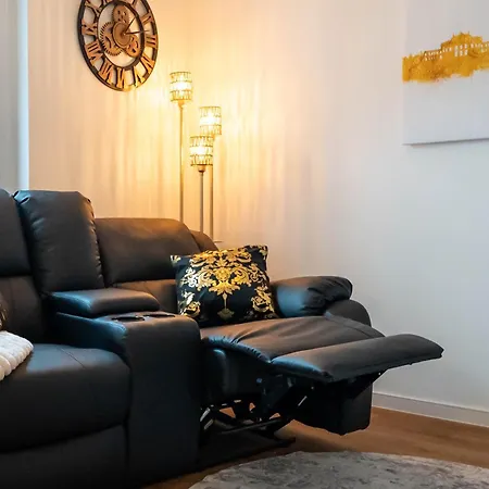 Aurum - Eastside - Bright Collection Apartment